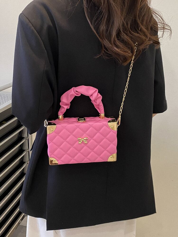1pc New Solid Color PU Leather Quilted Small Box Bag, Pink Cloud Shaped Handbag With Bow Decor, Pleated Hand Held Box Bag, Metal Chain Crossbody, Daily Use & Gift For Women, Mini Square Bag Phone Pouch
