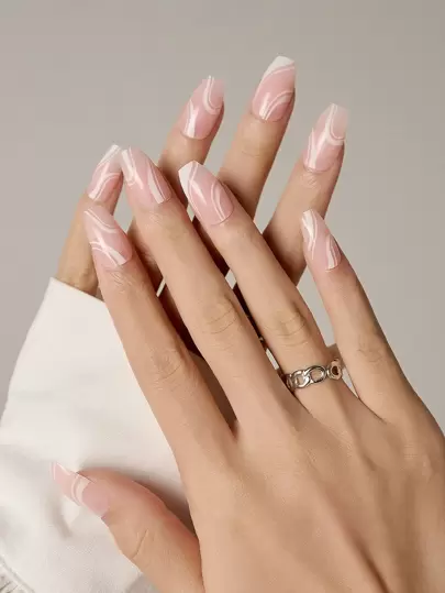 24片短款棺材形几何印花假指甲、1把指甲锉和1张指甲胶带