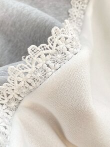 SHEIN LUNE Plus Two Tone Drop Shoulder Lace Trim Sweatshirt - Multicolor - View 3