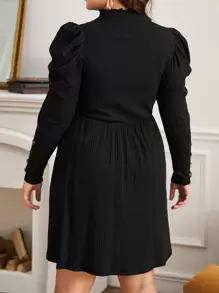 SHEIN Clasi Vestido de cuello alto con diseño de botón de manga gigot