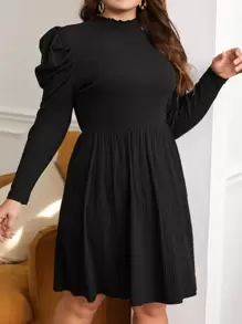SHEIN Clasi Vestido de cuello alto con diseño de botón de manga gigot