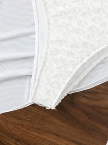 SHEIN Swim 紋理質感十字交叉鏤空連體泳衣和透視網紗沙灘半身裙 - 白色 - 查看 3