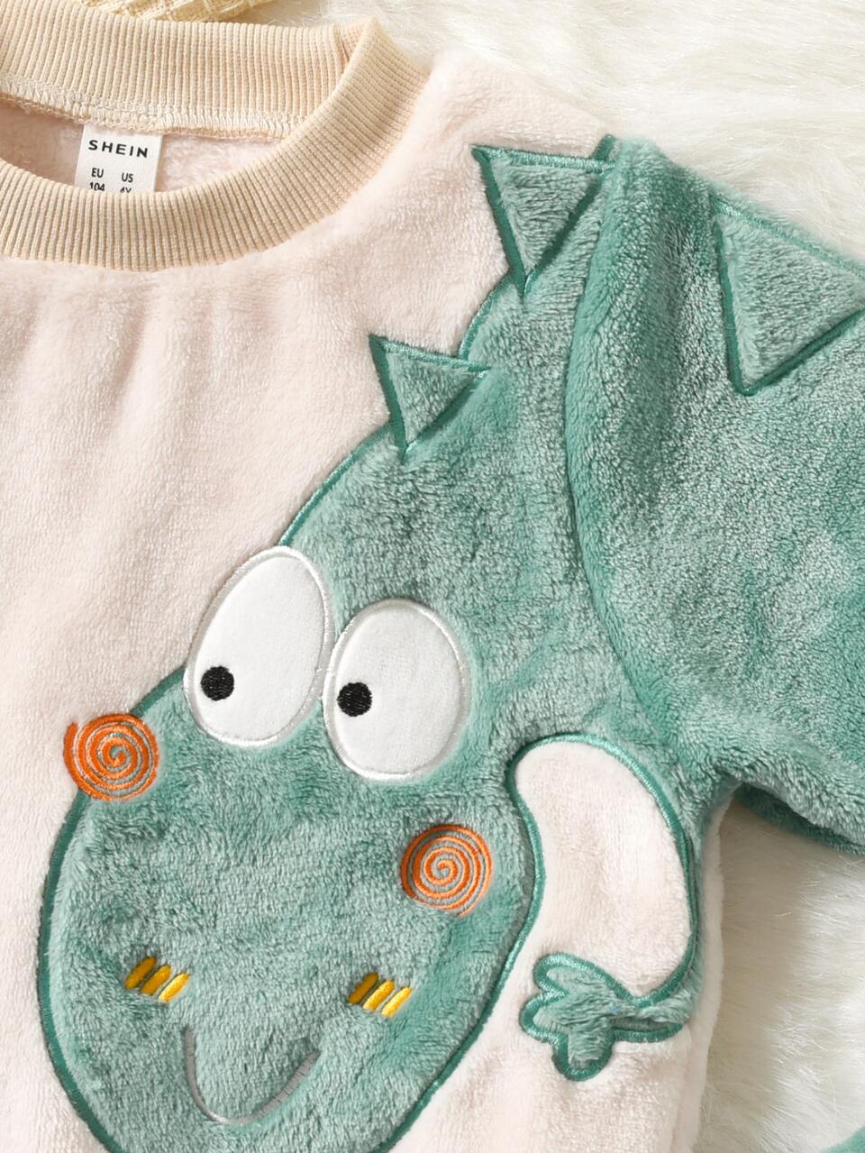 Young Boy Cartoon Embroidery Flannel Pullover & Sweatpants