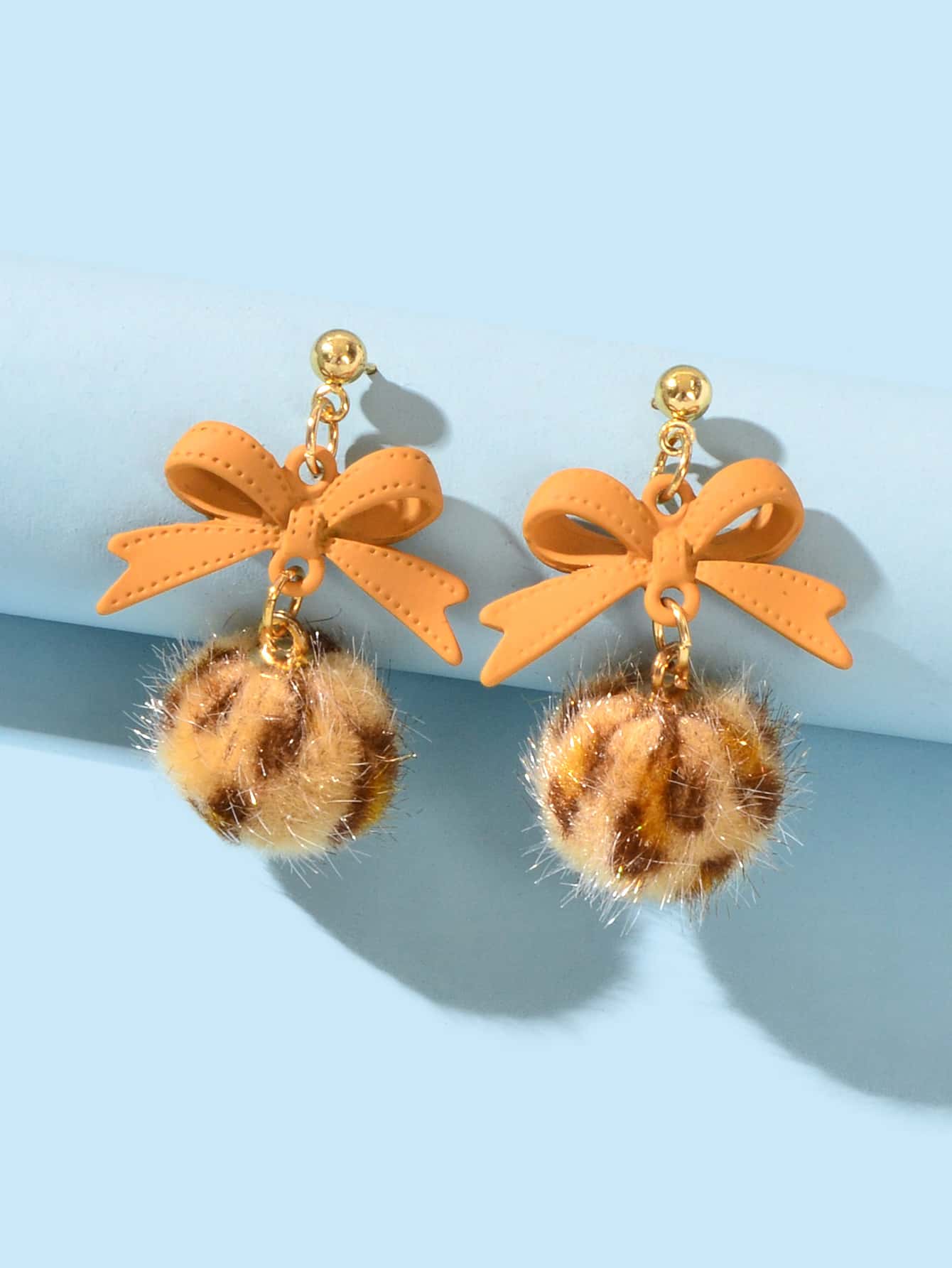 蝴蝶結&小絨球耳墜 - 棕色 - 查看 1