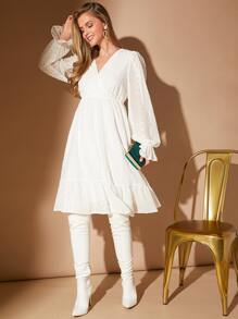 SHEIN Privé 交疊領荷葉袖荷葉邊網眼刺繡連衣裙 - 白色 - 查看 4