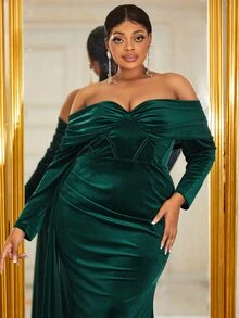 YISIKADO Plus Off Shoulder Ruched Velvet Prom Dress - Dark Green - View 5