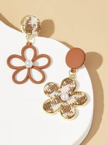 Andkiss 人造珍珠和花朵装饰不匹配吊坠耳环情人节、妈妈、母亲、母亲节、礼物 - 彩色 - 查看 2