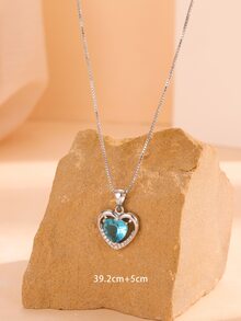 Rhinestone Heart Pendant Necklace - Multicolor - View 4