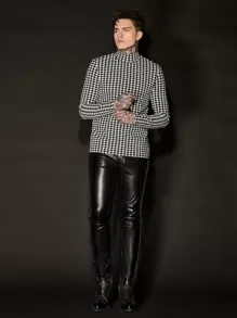 Manfinity VCAY 男士小高領千鳥格T恤 - 黑與白 - 查看 5