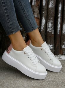 女士白色鏈條裝飾前綁帶運動鞋,圓頭低幫板鞋 - 白色 - 查看 8