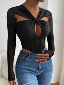 SHEIN Allurite 前扭結鏤空不對稱下擺短款上衣 - 黑色 - 查看 5