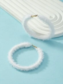 Hoa tai vòng mờ tối giản - trắng - Xem 3
