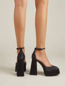 Chunky Heeled Ankle Strap Pumps - Black - View 3