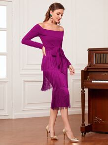 Modelyn 一字肩流蘇邊繫腰帶連衣裙