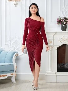 Modelyn Vestido de escote asimétrico fruncido con brillos, de color rojo borgoña - Burdeos - Ver 1