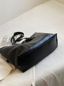 Vintage Design Shoulder Tote Bag - Black - View 4
