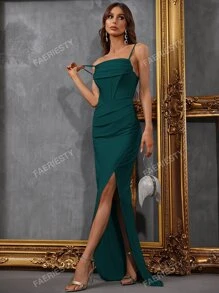 Elegant Strapless Sweetheart Evening Gown With Fitted Silhouette & Asymmetrical High Slit - Dress For Luxury Evening Banquets, Red Carpet Events & Glamorous Galas,Bridesmaid Dress