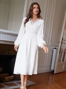 SHEIN Frenchy 蕾絲拼接交疊領A字連衣裙 - 白色 - 查看 5