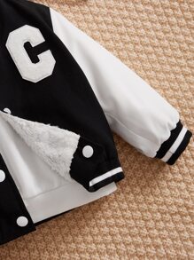 SHEIN Bebé Cazadora de universidad con estampado de corazón y letra de dos tonos teddy transatlántico - Blanco y Negro - Ver 3