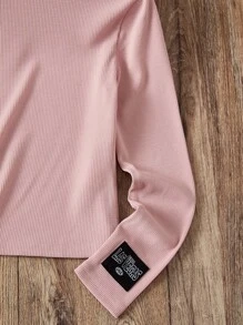 SHEIN Chicas Camiseta con parche de letra tejido de canalé de cuello alto - Rosa Pálido - Ver 3