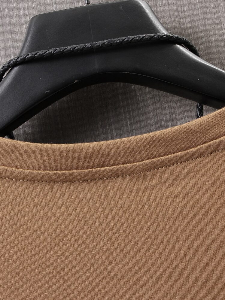 Manfinity EMRG Men Butterfly & Slogan Graphic Tee - Brown - View 7