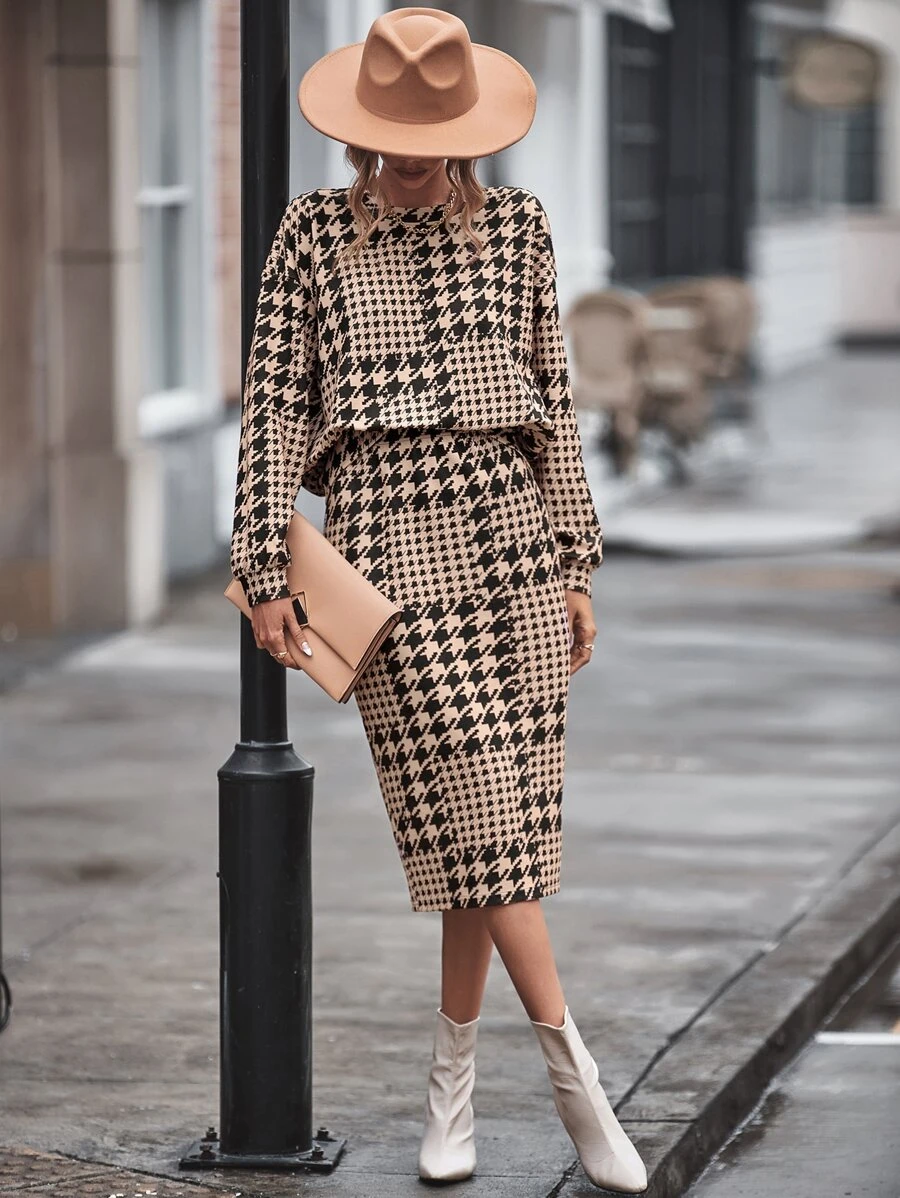 SHEIN Clasi 千鳥格印花落肩袖運動衫和開衩短裙 - 卡其色 - 查看 1