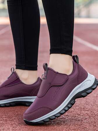 字母細節一腳蹬登山鞋