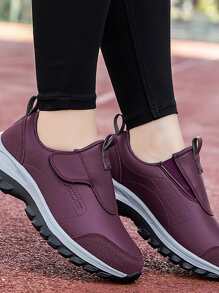 字母細節一腳蹬登山鞋