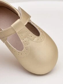 Girls Metallic Wingtip Detail Mary Jane Flats - Champagne - View 6