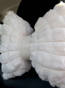 1pc Winter Plush Bowknot Style Warm Grid Pattern Car Neck Pillow - White - View 3