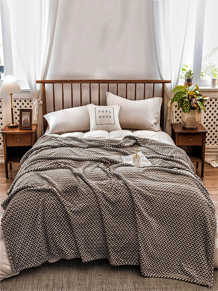 1pc Chevron Print Plush Blanket - Yellow - View 1