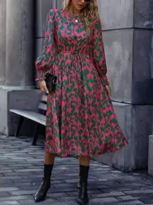 SHEIN LUNE 滿版印花荷葉袖抽褶袖口繫腰帶連衣裙 - 粉色 - 查看 3