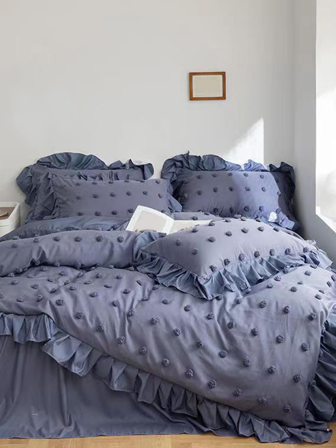 Pom Pom & Ruffle Decor Duvet Cover Set Without Filler - Blue - View 1