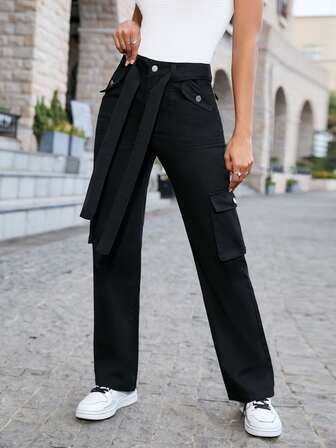 Jeans cargo con bolsillo con solapa con cinturón