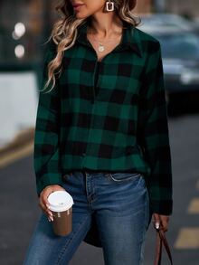 SHEIN LUNE Camisa con estampado de guingán con botón delantero bajo irregular - Verde Oscuro - Ver 5
