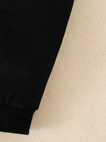 SHEIN Toddler Girls Heart Print Pullover & Joggers - Black - View 4