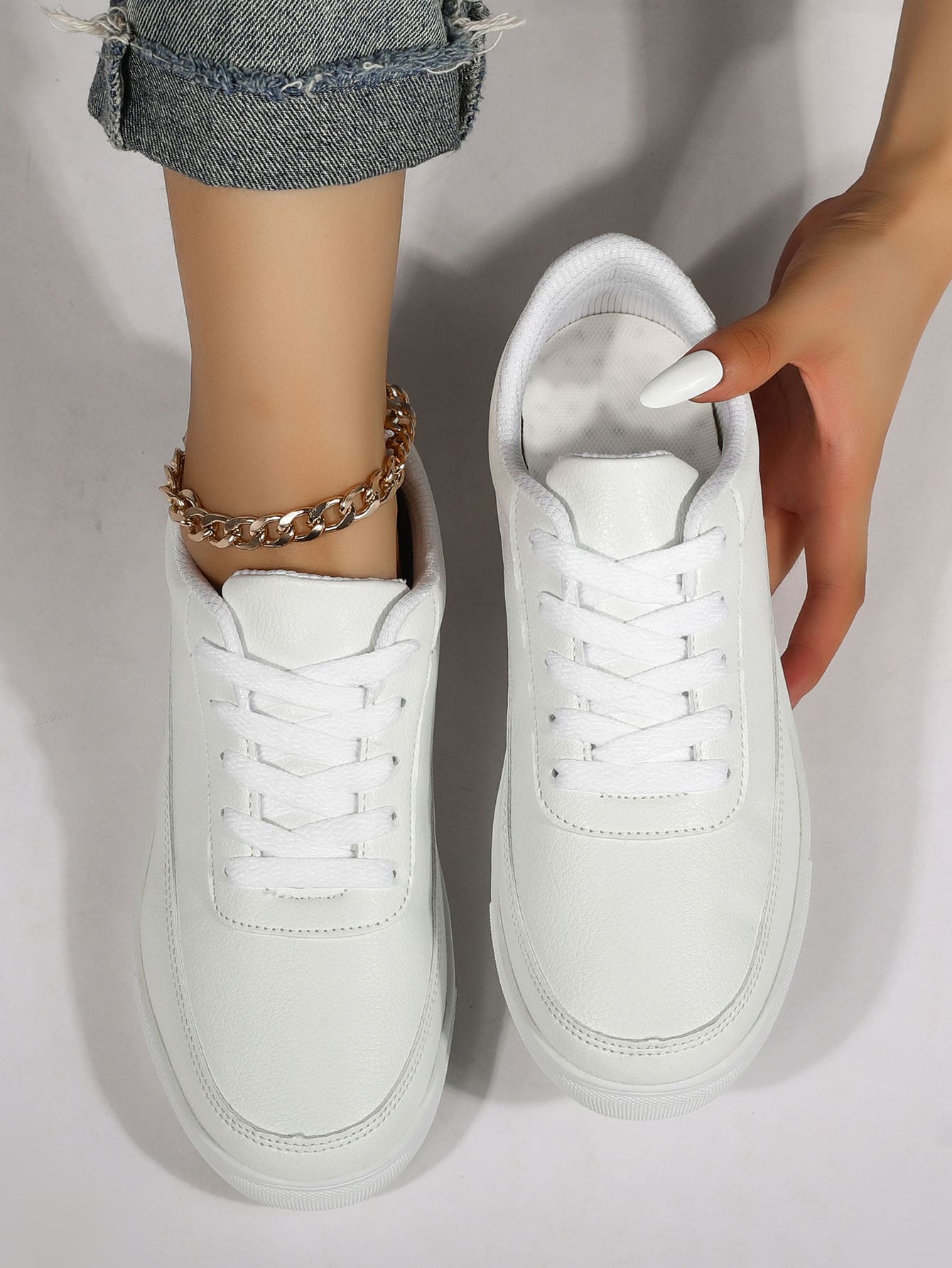 Minimalist Lace Up Front Skate Shoes - White - View 1