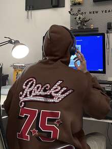 Manfinity Men Slogan Graphic Kangaroo Pocket Drawstring Hoodie - Coffee Brown - View 4