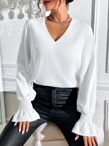 SHEIN Privé 鏈條細節V領荷葉袖襯衫 - 白色 - 查看 2