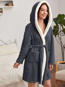 Bata con doble bolsillo con cinturón con capucha de franela - Gris Oscuro - Ver 3