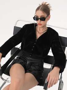 Eun 素色前紐扣毛茸茸外套 - 黑色 - 查看 1