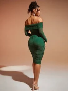 Silquee Off Shoulder Ruched Glitter Bodycon Dress - Dark Green - View 2
