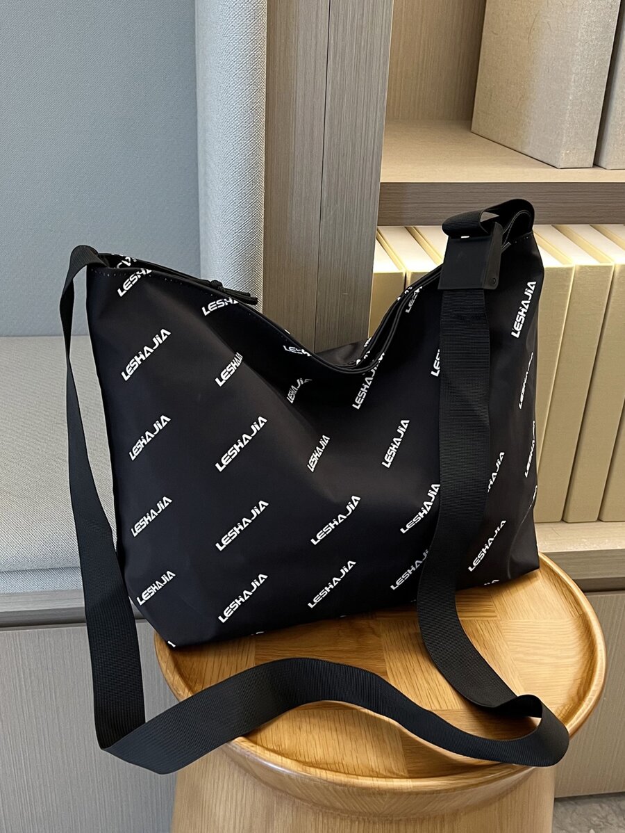 字母圖案流浪包 - 黑與白 - 查看 1