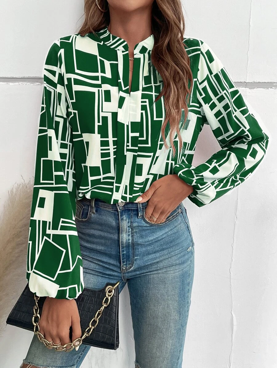 Geo Print Notched Neckline Lantern Sleeve Blouse - Green - View 1