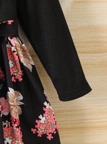 小女童印花繫腰帶洋裝