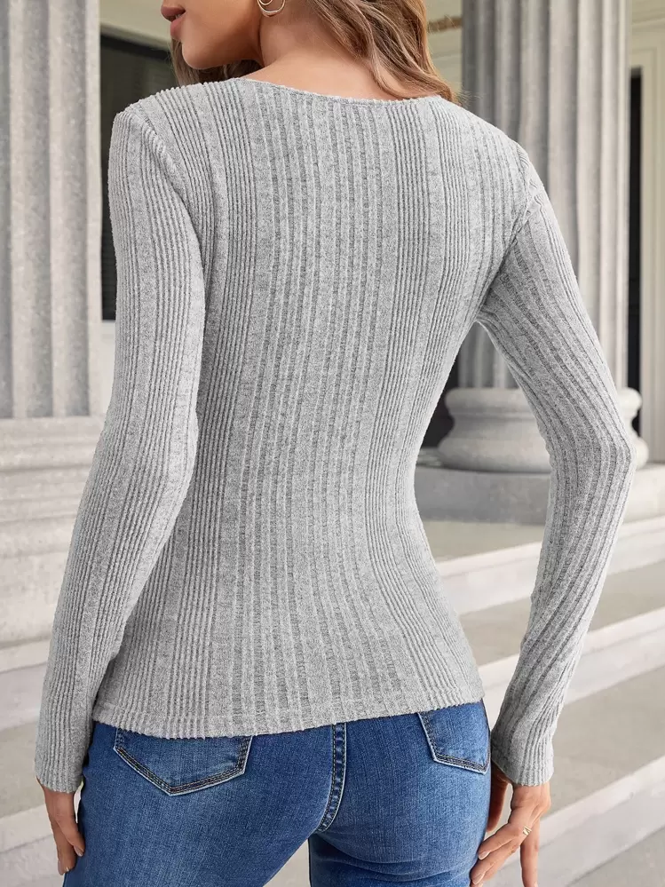 SHEIN Essnce เสื้อยืด ผ้าริบถัก ครึ่งปุ่ม - สีเทาอ่อน - ดู 2