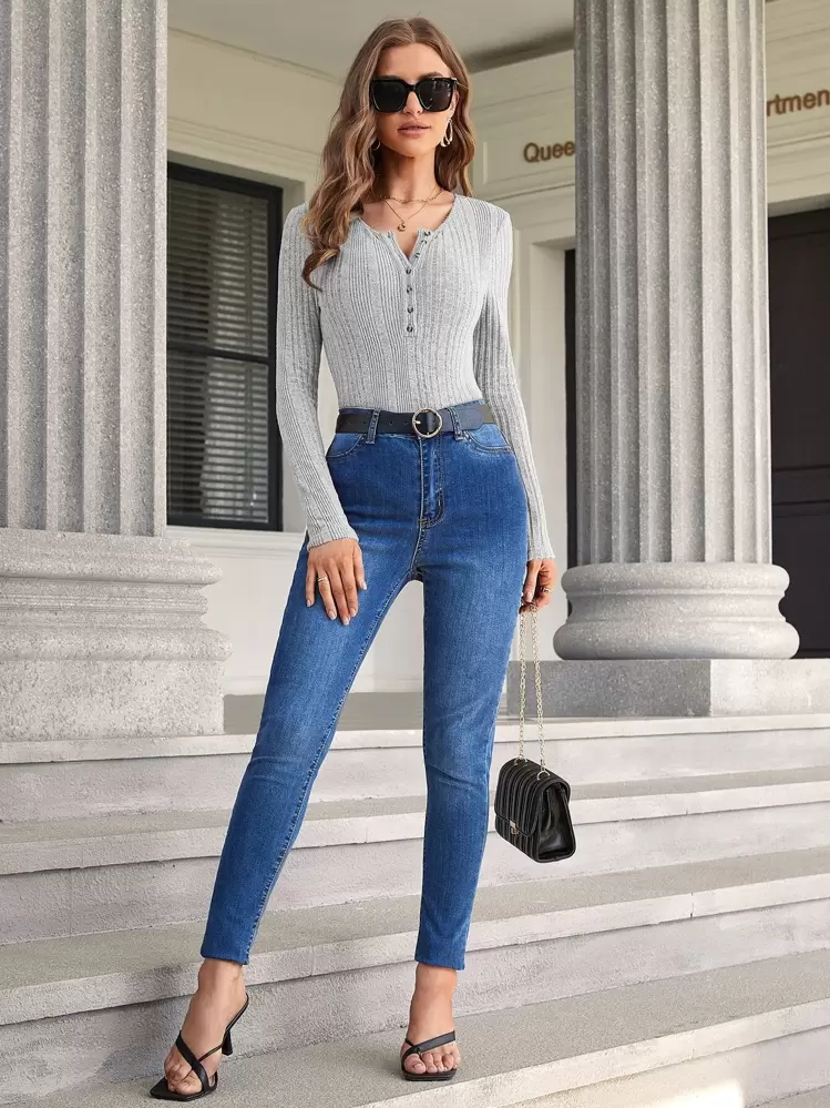 SHEIN Essnce เสื้อยืด ผ้าริบถัก ครึ่งปุ่ม - สีเทาอ่อน - ดู 4