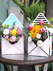 1入組條紋圖案隨機禮物盒 - 彩色 - 查看 1