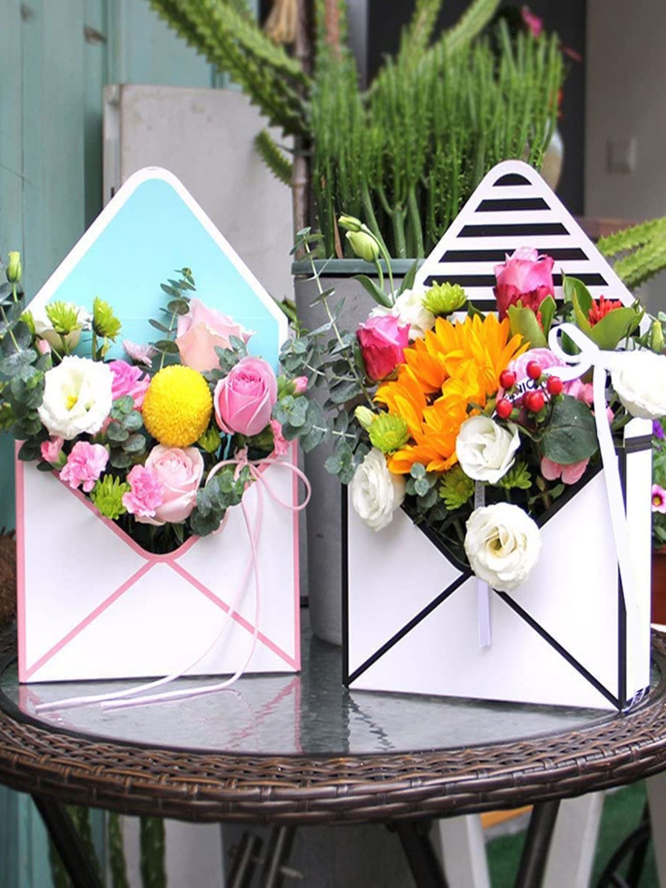 1入組條紋圖案隨機禮物盒 - 彩色 - 查看 1