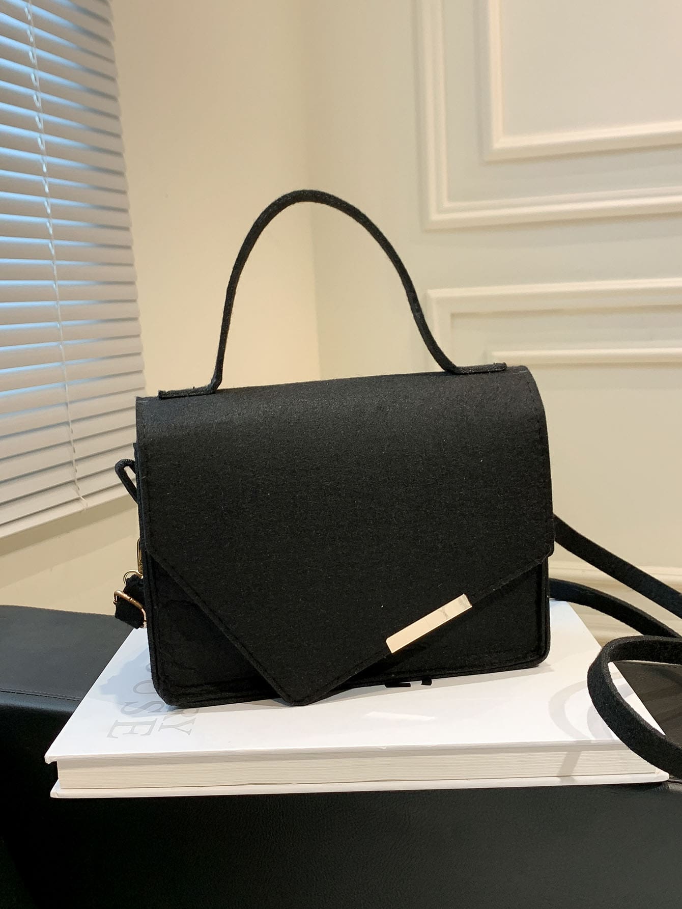 Geanta Patrata Metal Decor - Negru - Vizualizare 1